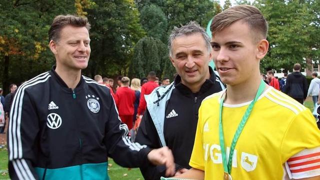 他的离场让 他的离场让